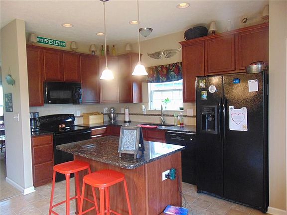 5th image of 306 Shadetree Ln
