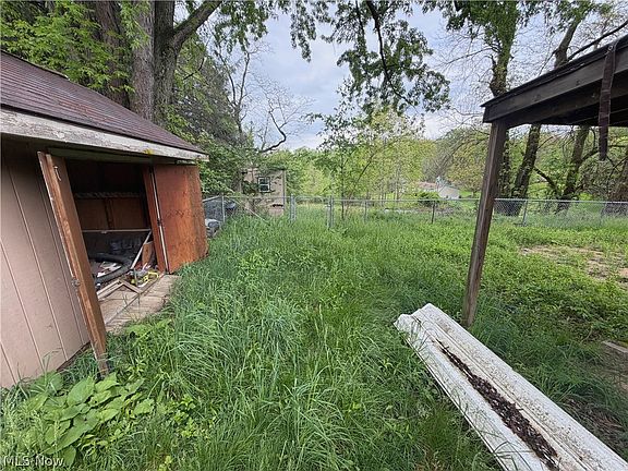 4th image of 16816 Andrews Ave