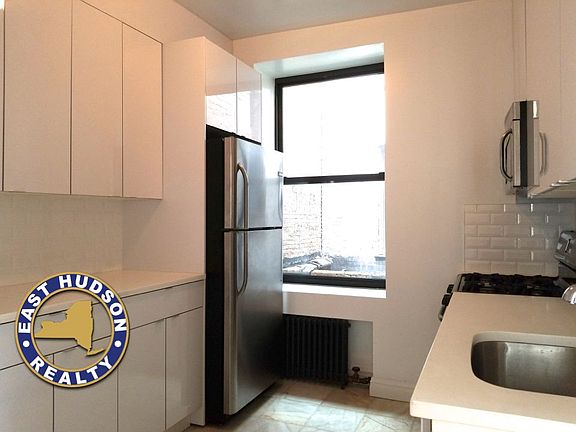3rd image of 2401 31st St Ste 1