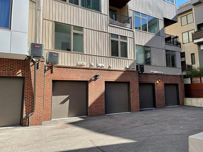 844 N American St — Photo 18