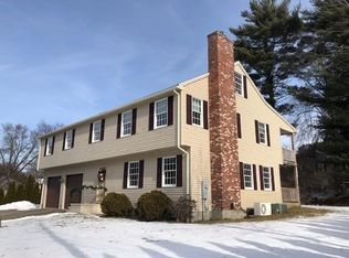 5 Surrey Ln, Webster, MA 01570