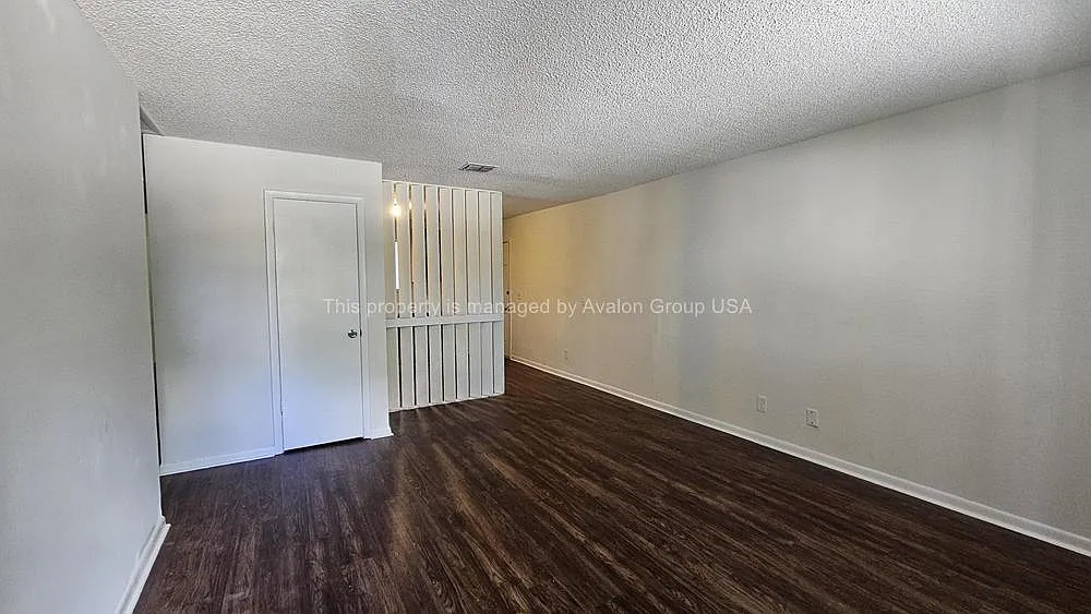 2 bed, 729 sqft, $925 — Photo 2