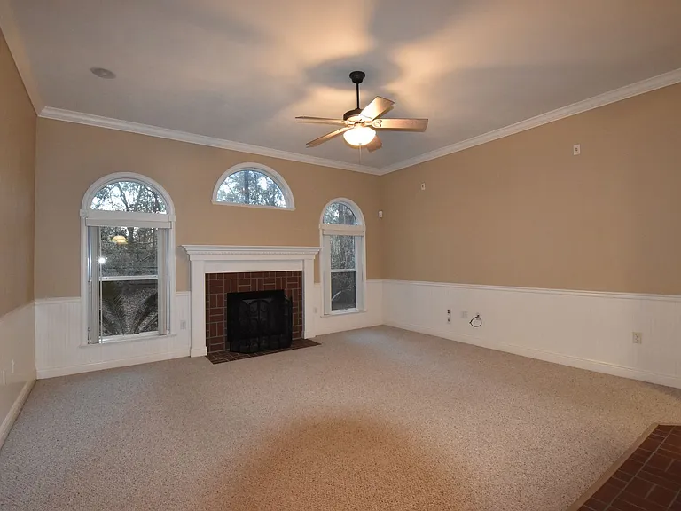 2414 SW 98th Dr — Photo 6