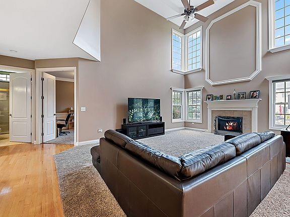 5th image of 2828 Lobelia Cir