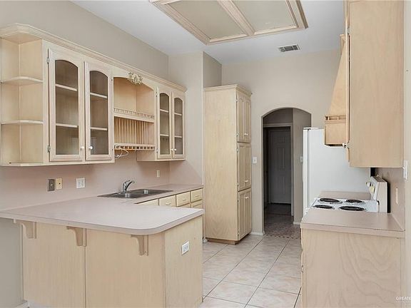 5th image of 2705 E Mark Cir