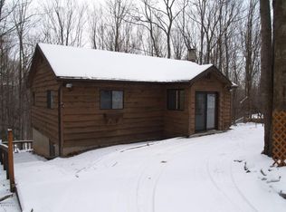102 Ferris Rd, Hawley, PA 18428