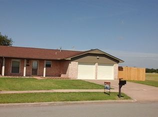 1908 NW 72nd St, Lawton, OK 73505