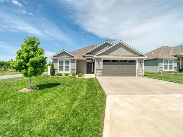 1608 NE Crumley St, Grain Valley, MO 64029