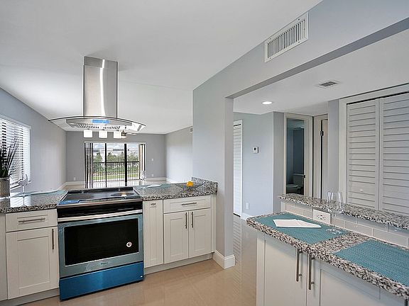 4th image of 16451 Blatt Blvd APT 201