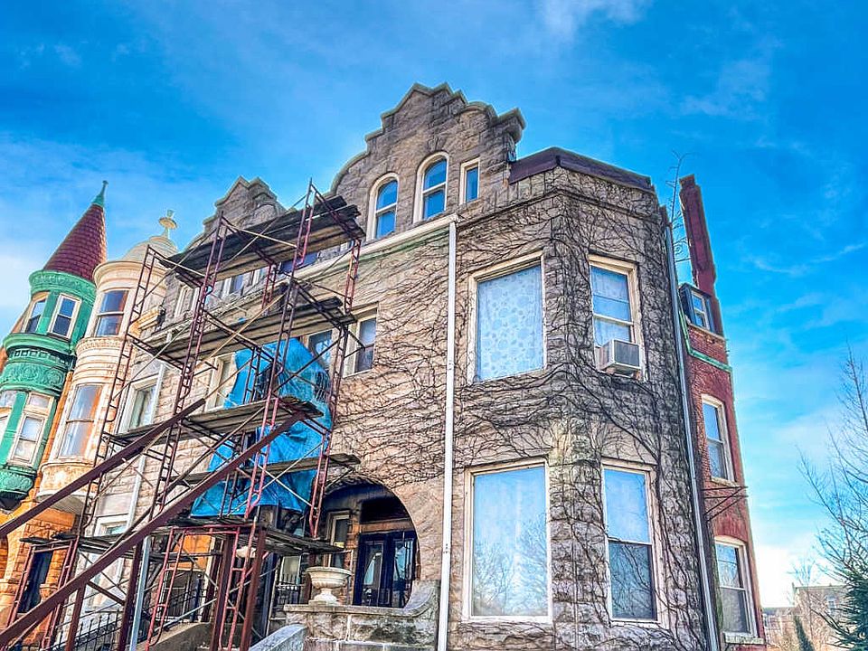 1st image of 3978 S Lake Park Ave #1