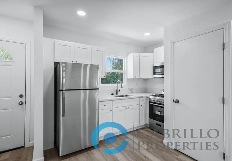 2527 Tuberose St #1 — Photo 11