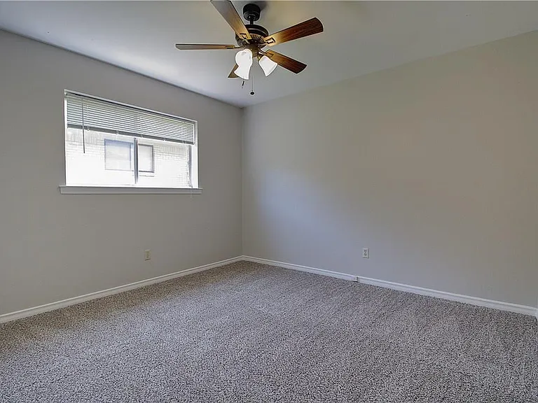 7708 Dentcrest Dr — Photo 18