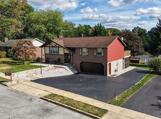 16 Ironstone Dr, Reading, PA 19606