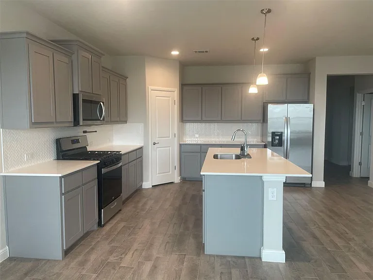 135 Lunayena Rd — Photo 2