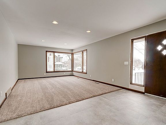 Light & bright living area