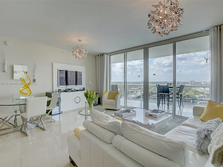 1 N Ocean Blvd #1011 — Photo 5