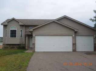 308 Flintwood St SW, Isanti, MN 55040