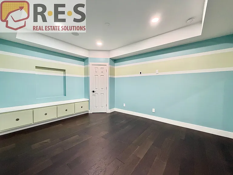 11417 Crater Lake St — Photo 7
