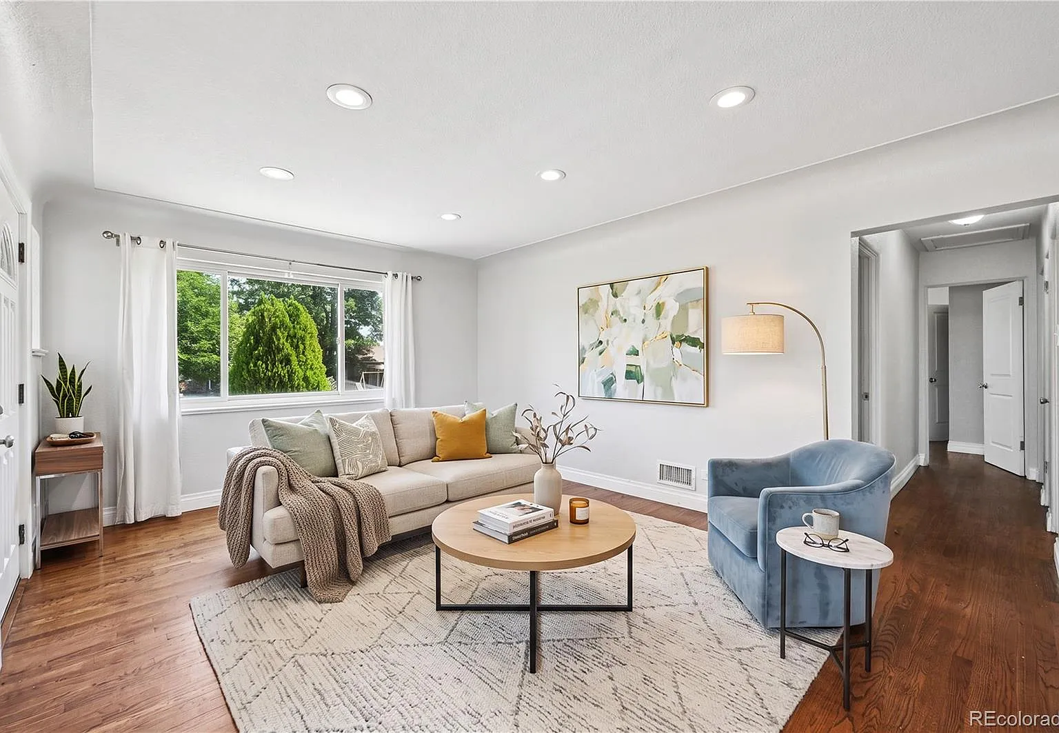 4 bed, 2.0 bath, 2106 sqft, $3,800 — Photo 3