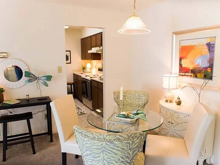 Fox Hollow Apartment Homes — Photo 11