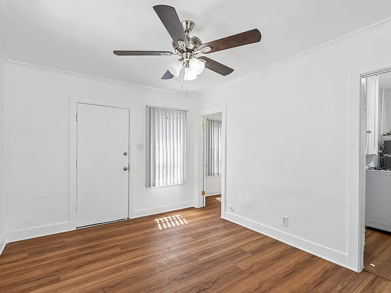 4214-4240 S. Hoover St. — Photo 10
