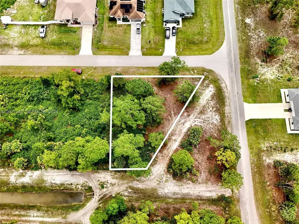 721 Pinecastle Dr, Lehigh Acres, FL 33974