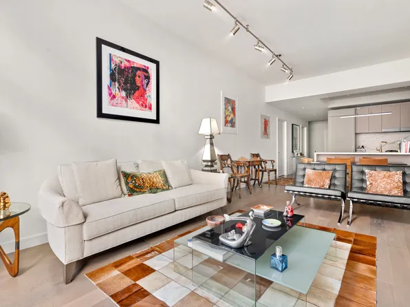 305 East 51st Street image 12 of 15