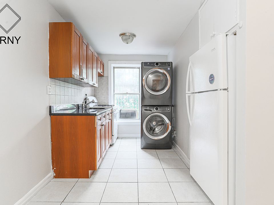 1st image of 300 Hewes St #2