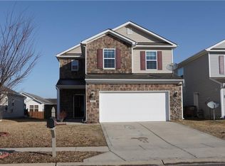 2348 Shadow Bend Dr, Columbus, IN 47201