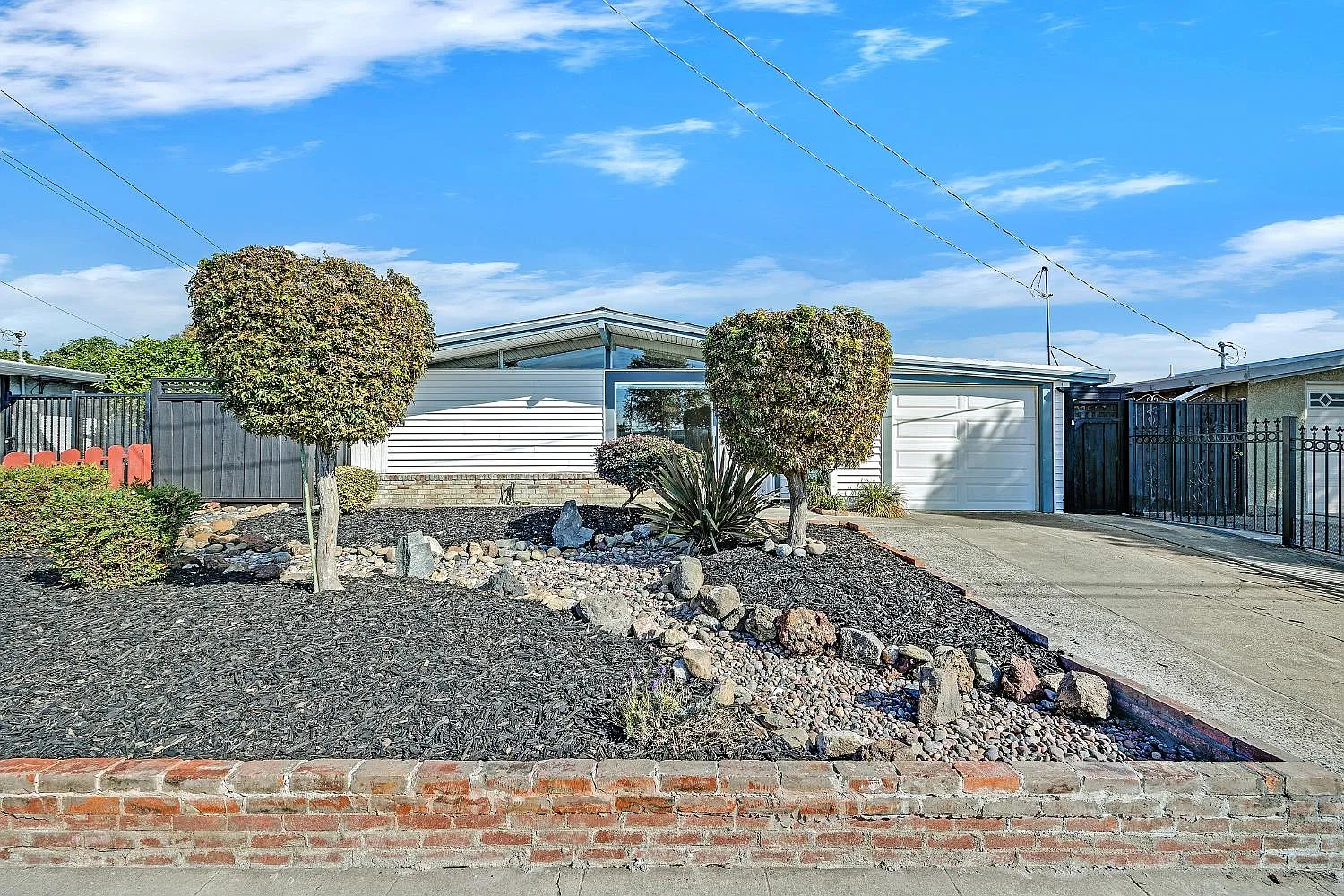 27826 Melbourne Ave photo 1