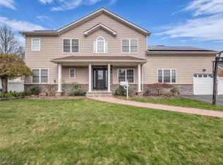 701 Buchanan Rd, East Meadow, NY 11554