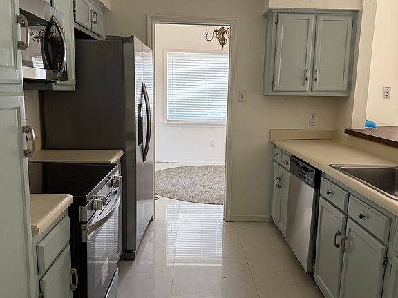 2nd image of 48 Traminer Dr