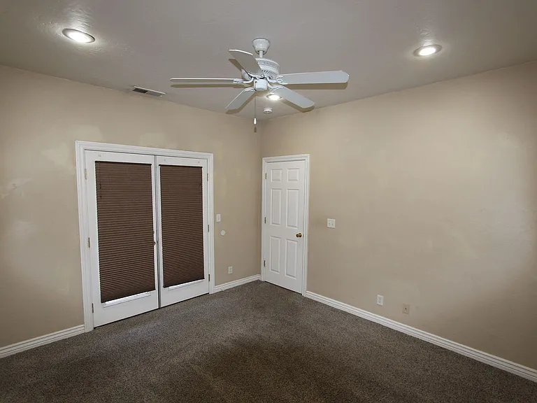 1535 E Payton Way — Photo 9