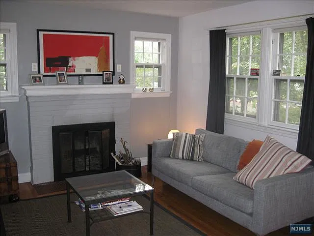 3 bed, 1.5 bath, 1330 sqft, $2,800 — Photo 1