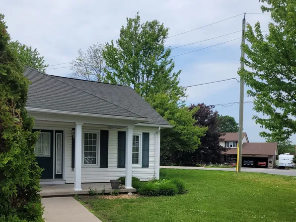 325 Densmore Rd #102, Cobourg, ON K9A 0E4