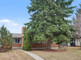 47 W Sunhurst Ct SE, Calgary, AB T2X1Y3