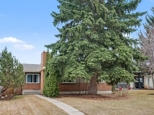 47 W Sunhurst Ct SE, Calgary, AB T2X 1Y3