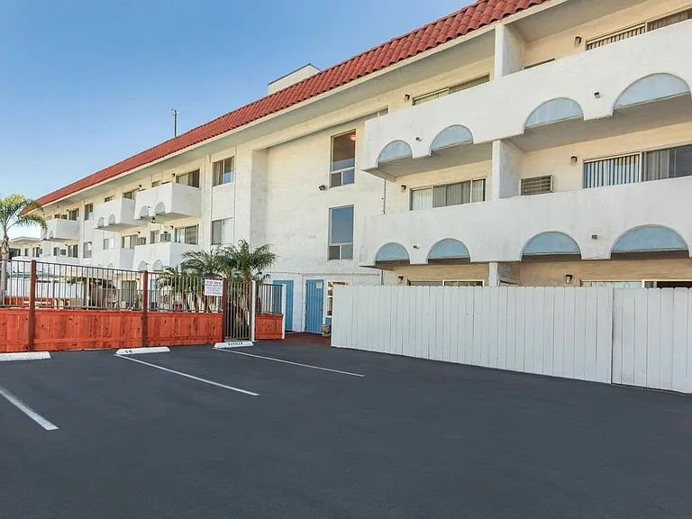 Villa Mesa Apartments — Photo 10