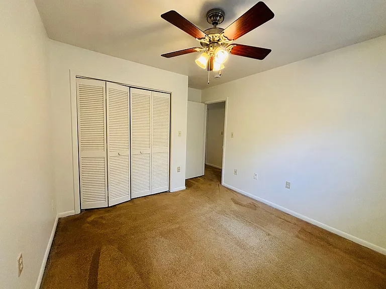 326 Shenandoah Cir — Photo 11