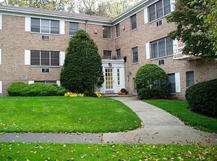 Windsor Gardens, Ridgewood, NJ 07450