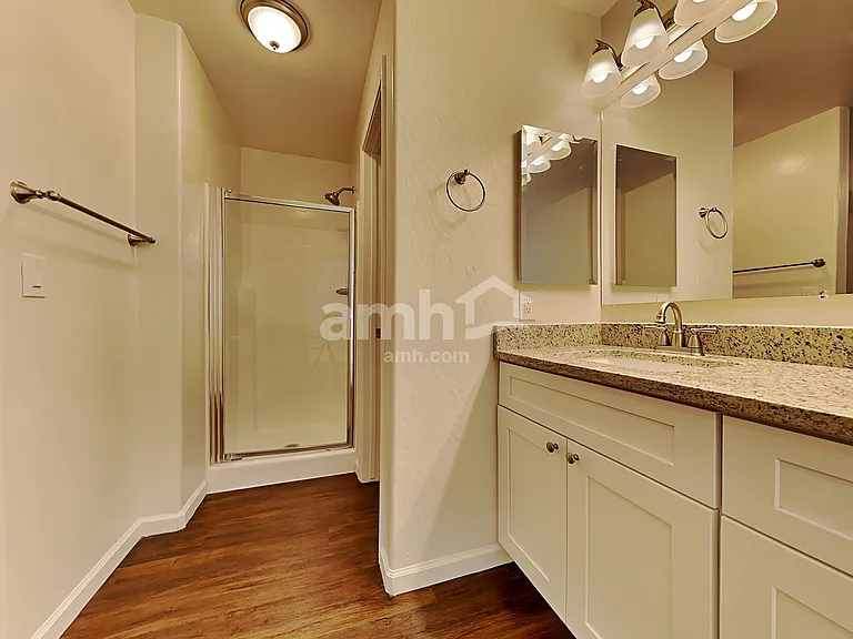 2107 E Catclaw St — Photo 12