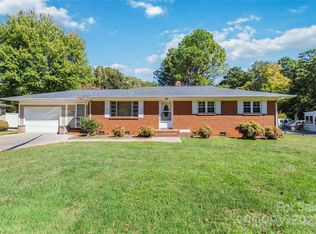 2033 Kimway Dr, Matthews, NC 28105