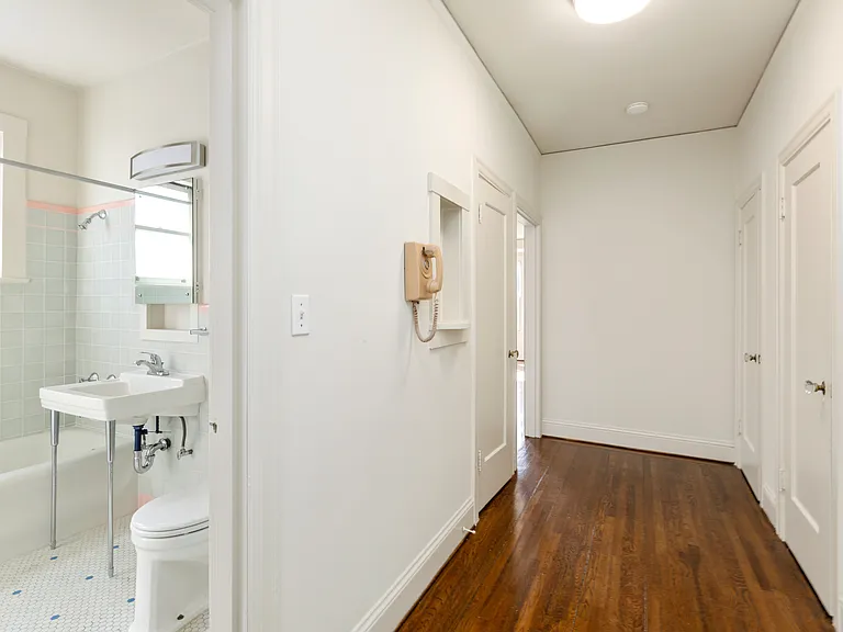 630 Lake St #201 — Photo 4