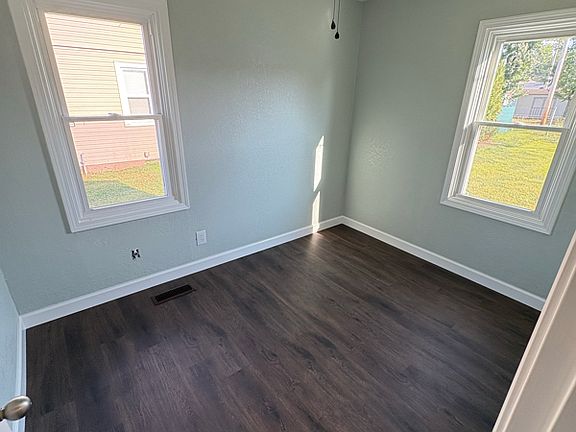 4th image of 1021 Smith St