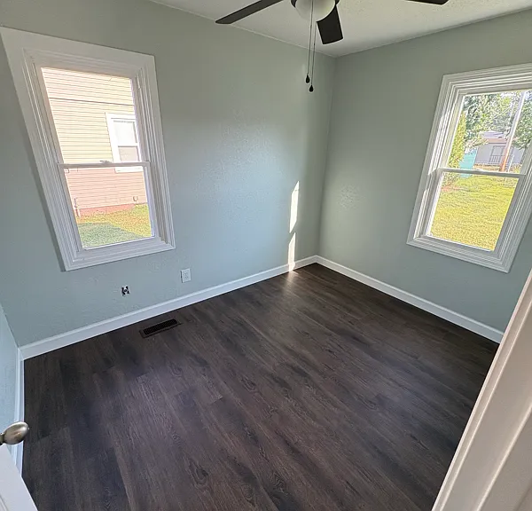 1021 Smith St — Photo 4