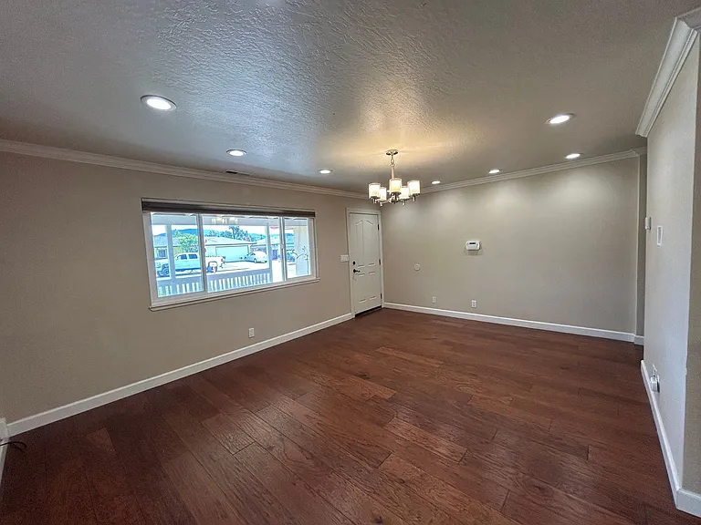 1300 Mesa Drive — Photo 7
