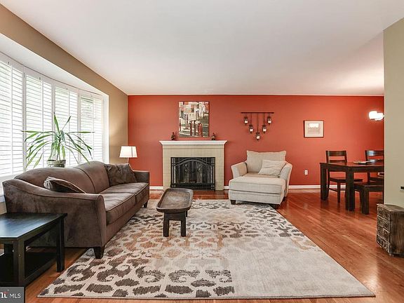 3rd image of 3902 Moss Dr