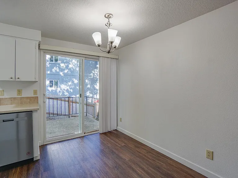 3530 SW Beaverton Hillsdale Hwy — Photo 13