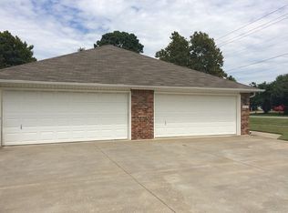 1021 Leah Ln, Fort Smith, AR 72908