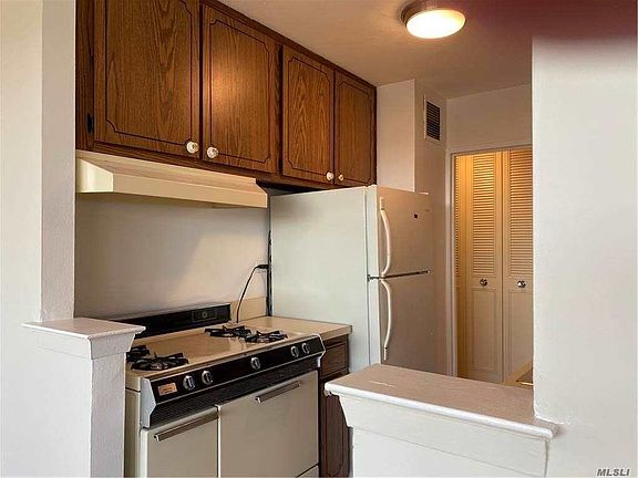 5th image of 18-15 215th St Unit 12R